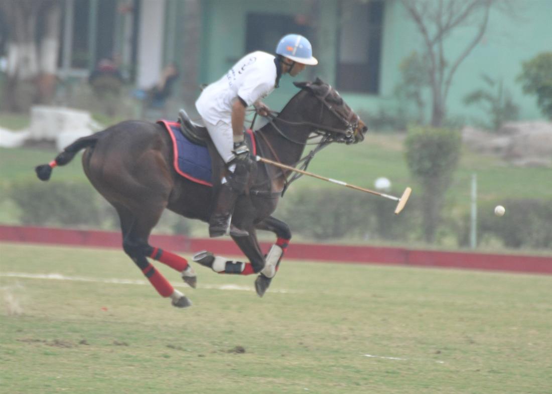 8GoalBentley  Pro Manupal Godara in a classic position